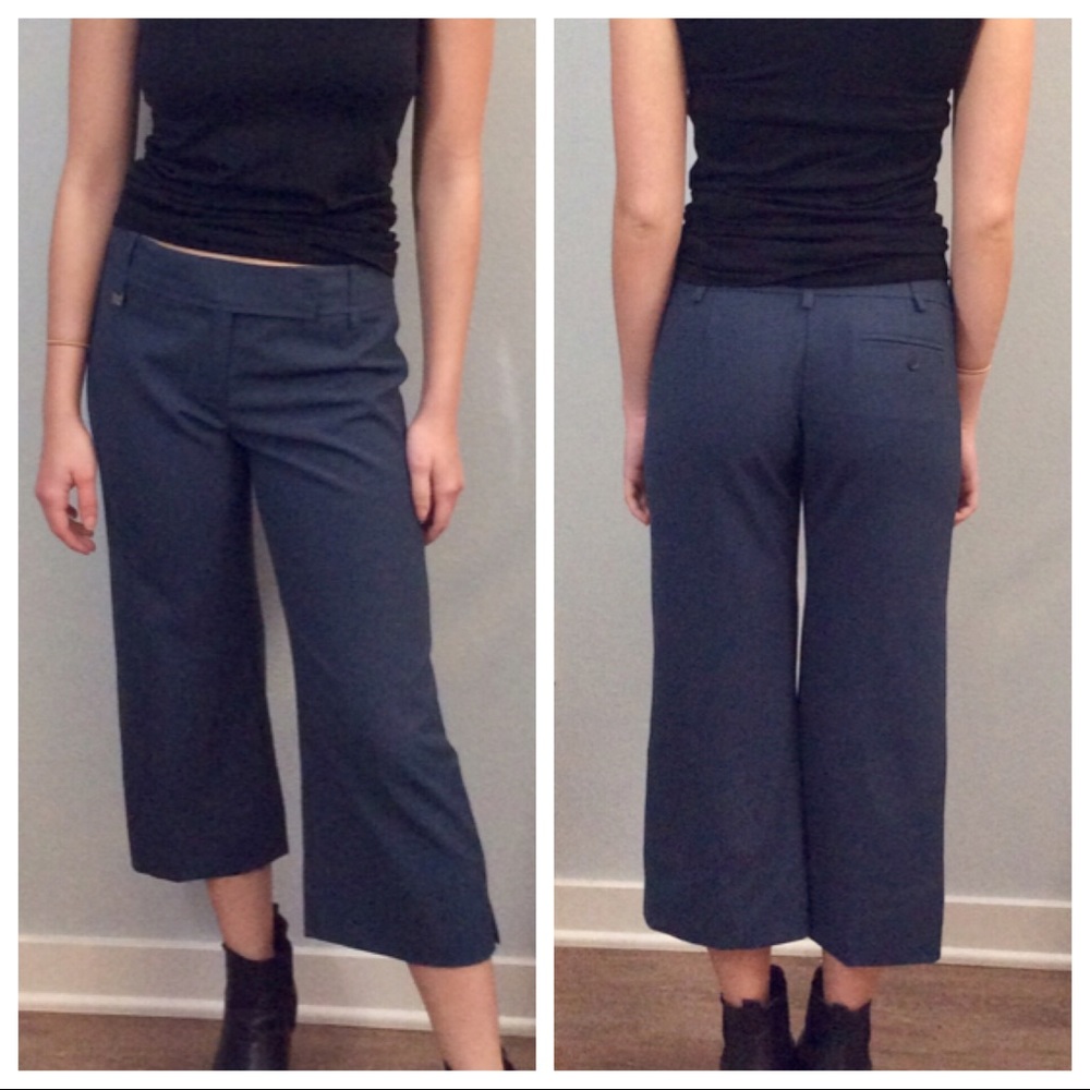 BCBGMAXAZRIA Blue Cropped dress pants, size 4